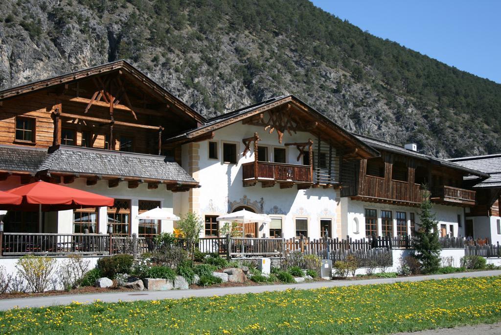 Alpenrast Tyrol Hotel Mils bei Imst Luaran gambar